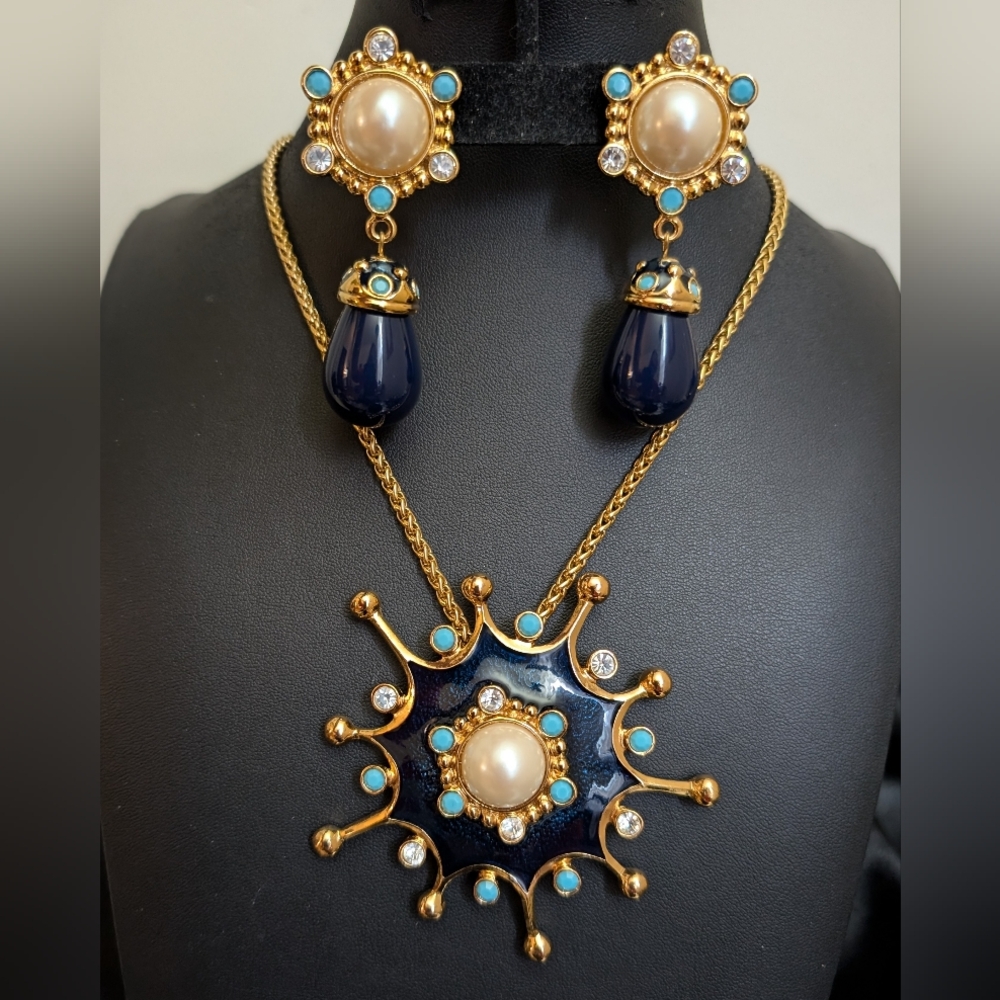 #42. Barrera  for Avon "Roman Holiday" Pendant/Brooch  Earrings Set